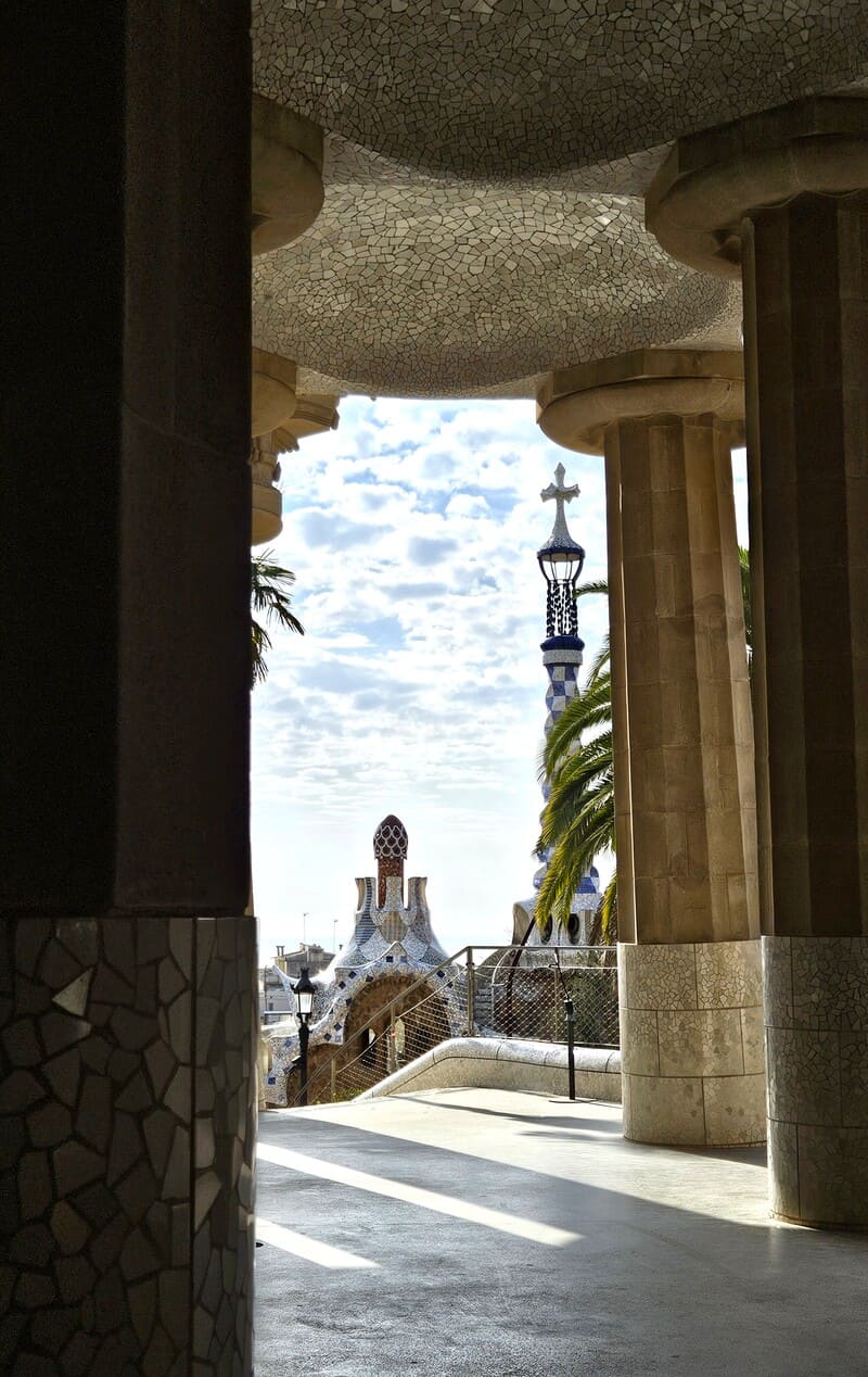 Park guell hall