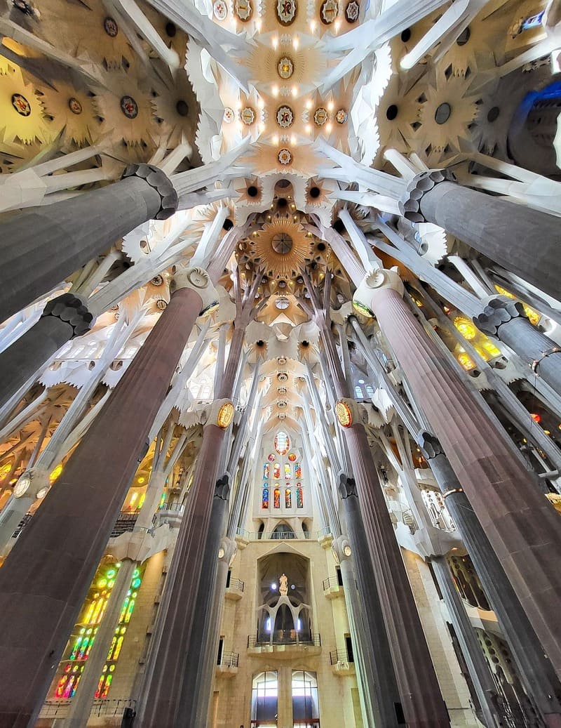 Sagrada familia inside