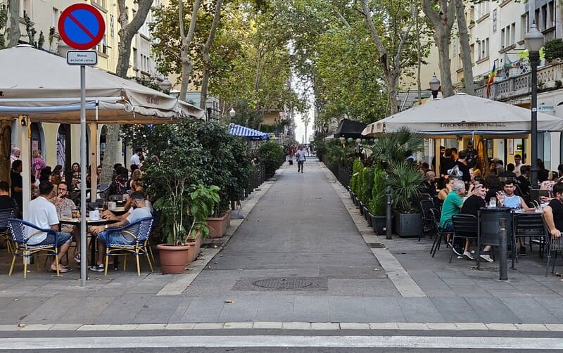 Barceloneta peddestrian street