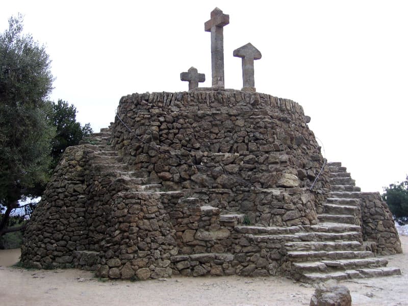 Park guell three crosses